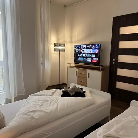 Newplace Luxury