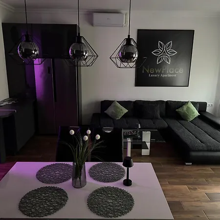 Newplace Luxury 아파트 *