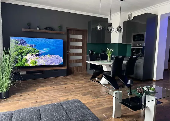 Newplace Luxury Apartment